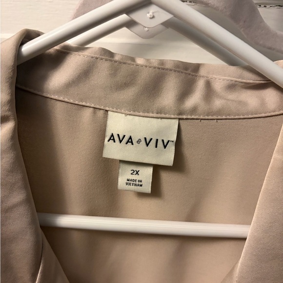 Ava & Viv Light Tan Blouse - Picture 3 of 3